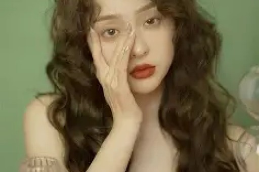 炸裂！女星被大佬做局签屈辱协议、被爆猛料的瓜