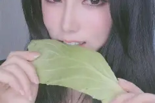 床照风波升级鹿晗人设再塌房八年青春喂了狗关晓彤输得最惨