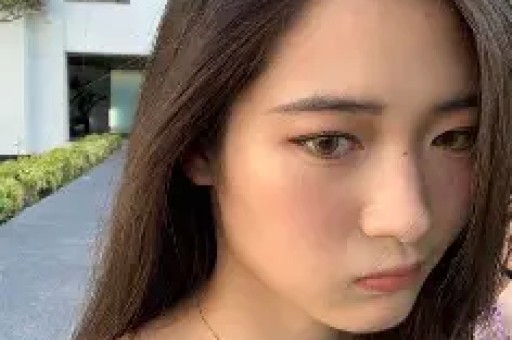 不以为耻反以为荣？睡了14个顶流的女网红又作妖连亲妈都拦不住